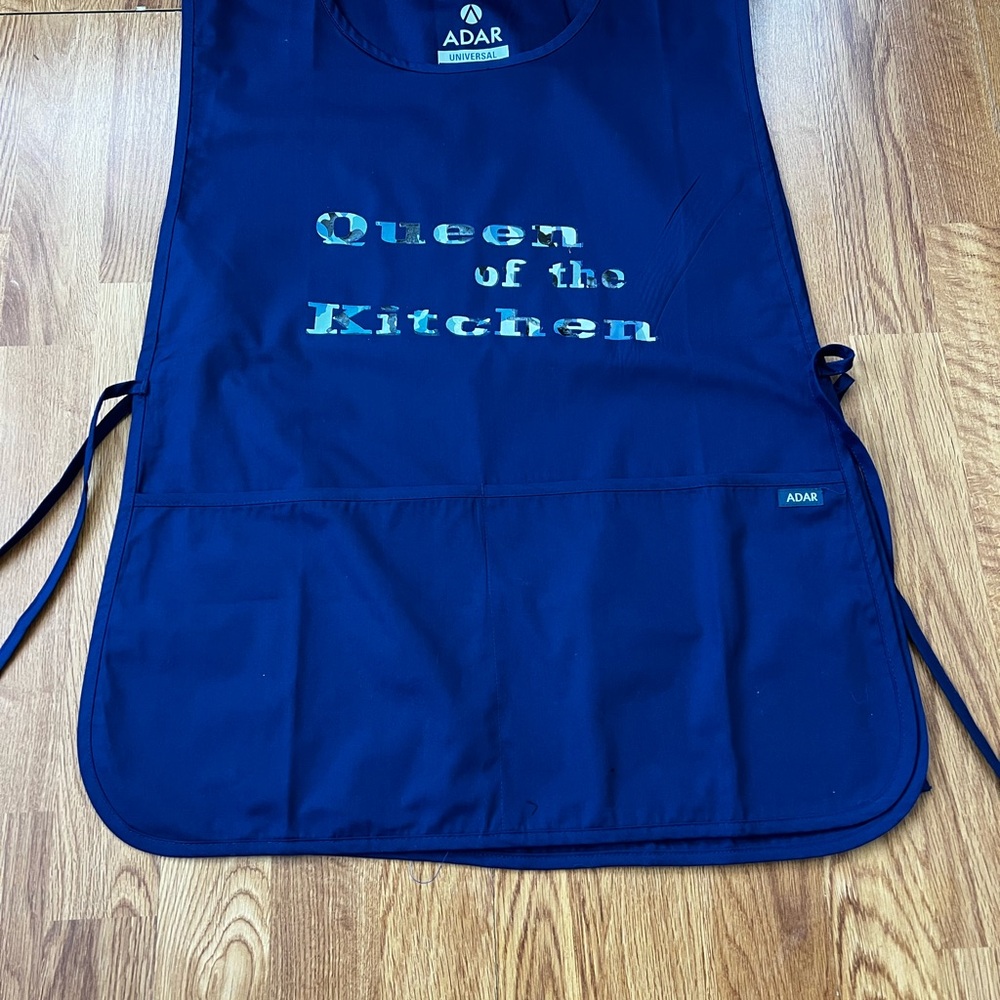 Adar Navy 'Queen of the Kitchen' Apron